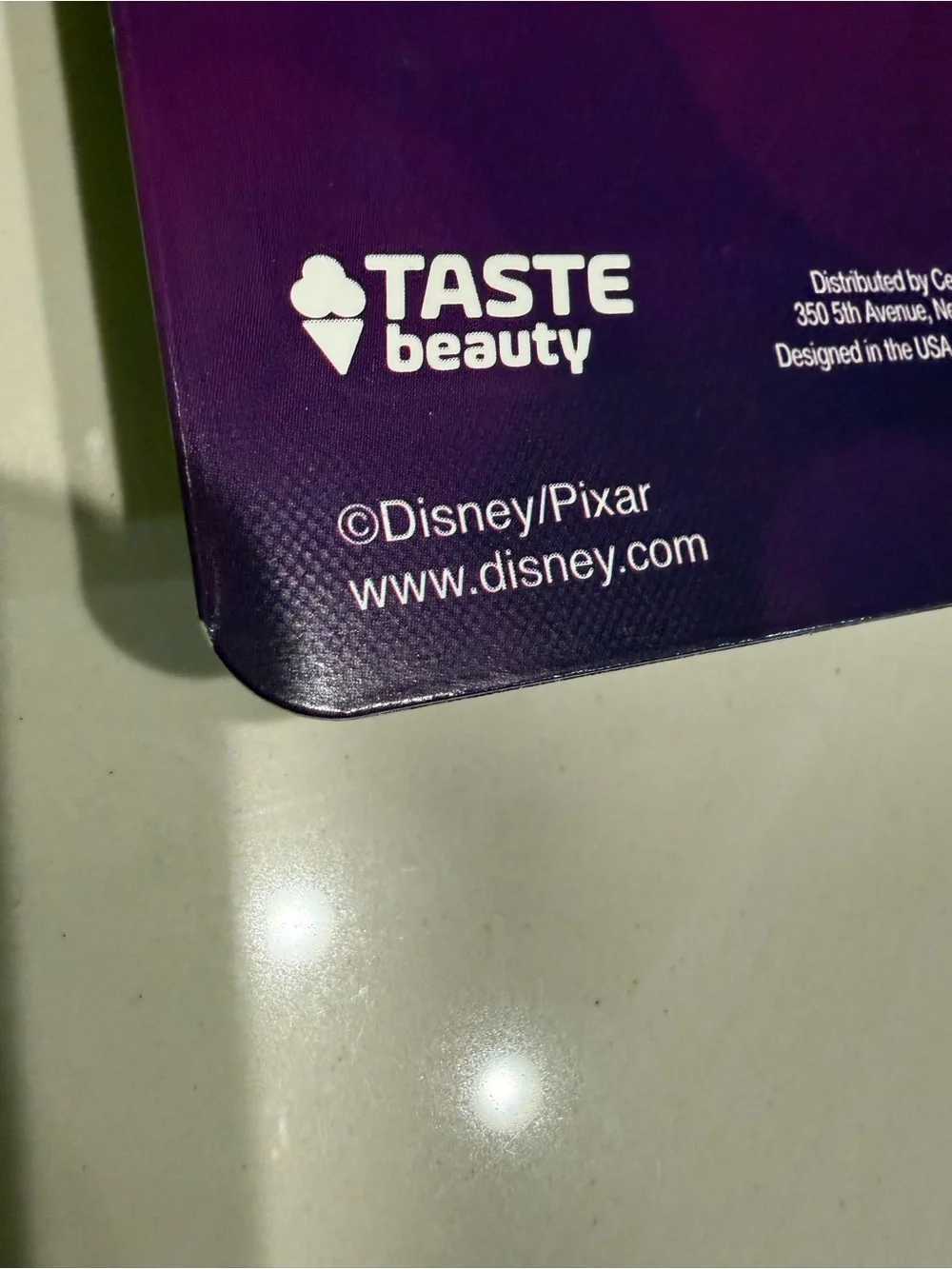 Disney pixar inside out 2 - 8 flavored lip balms apple berry cotton candy grape